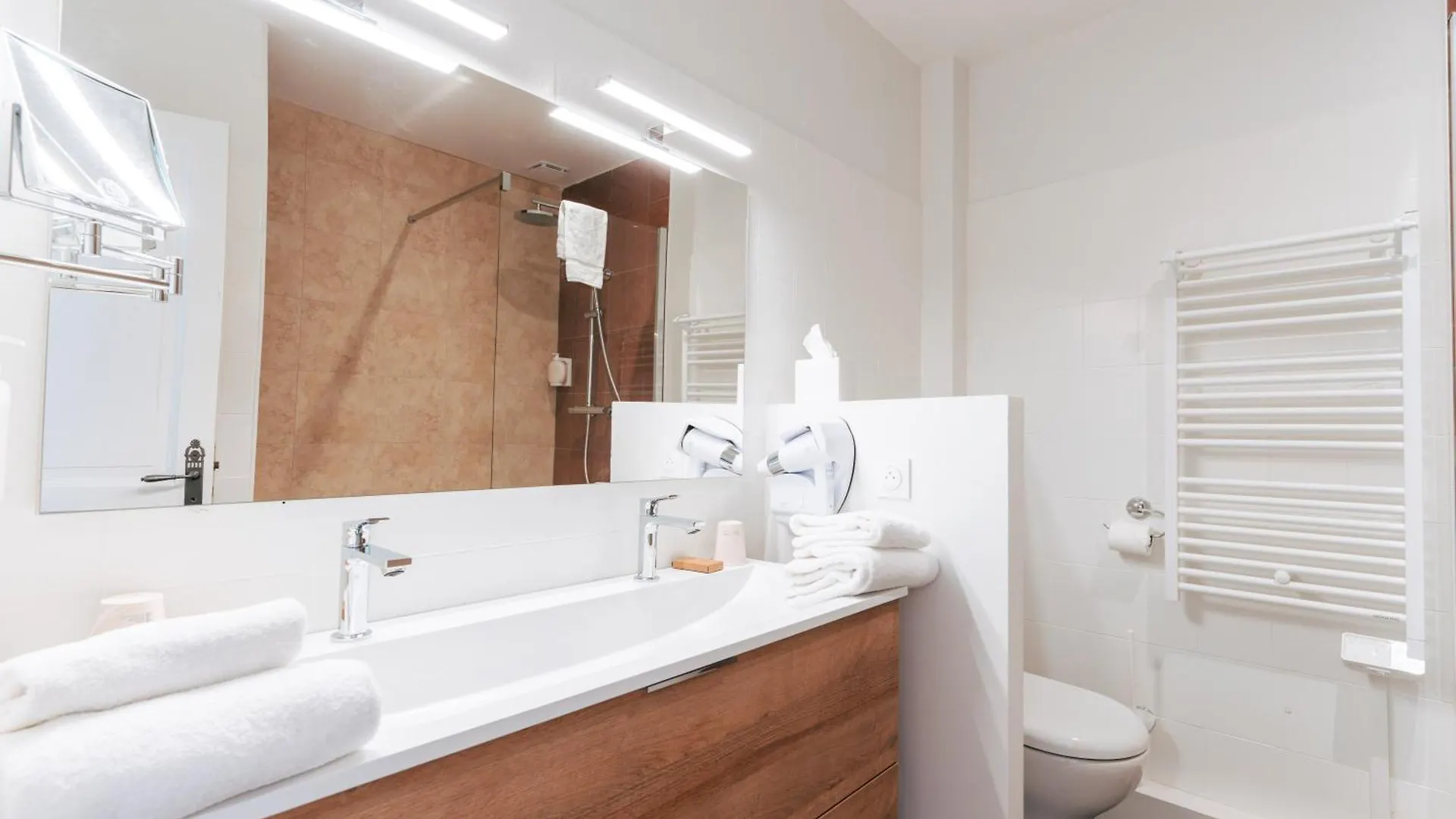 ***  Hotel Des Consuls Castelnau-de-Montmiral France