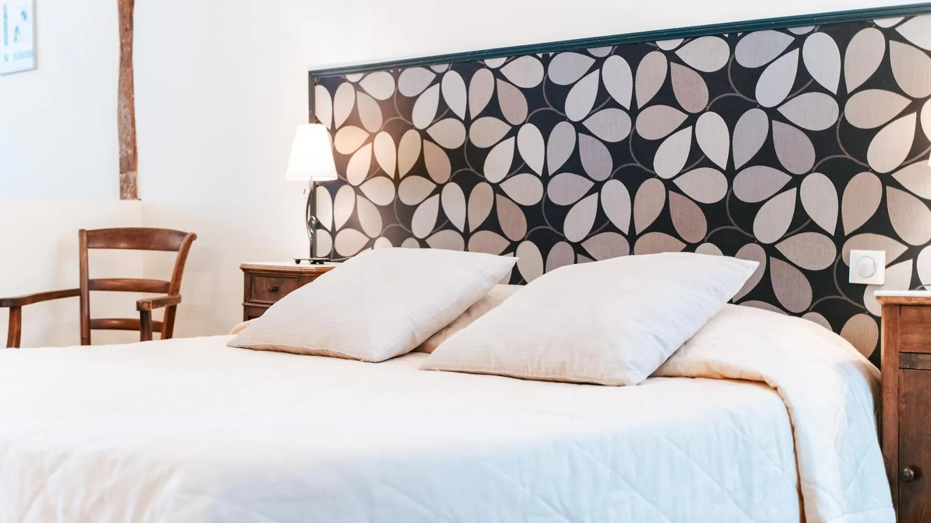 Hotel Des Consuls Castelnau-de-Montmiral 3*,  France
