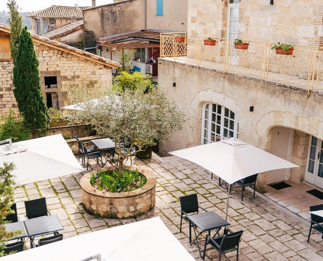 Hotel Des Consuls Castelnau-de-Montmiral France